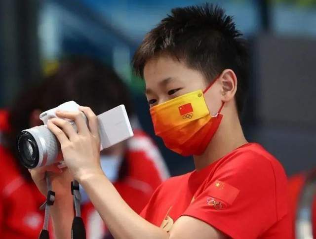 谈远藤航我喜欢今天比赛他的表现，不过在他好不容易适应球队时却要参加亚洲杯，这有些遗憾，但还是要接受事实。